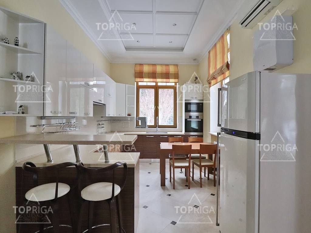 Гостиная, холл, Дом в поселке Новахово - на topriga.ru