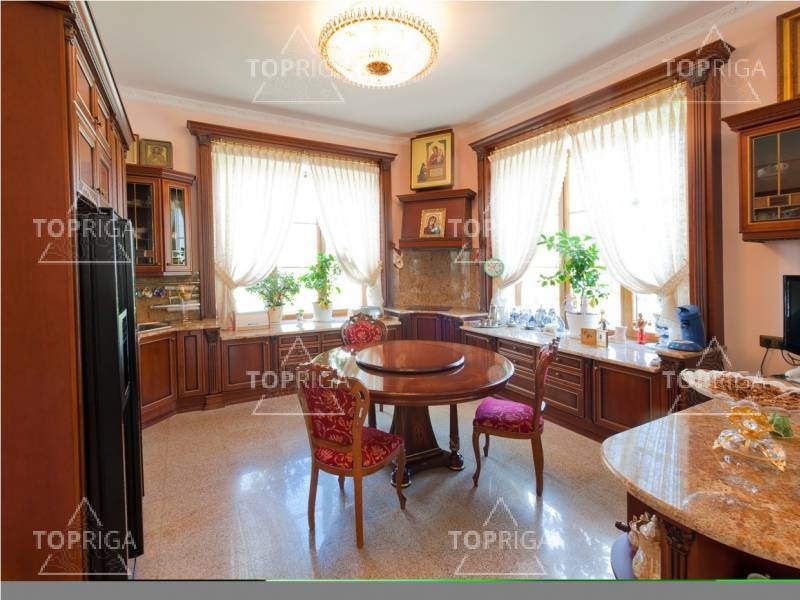 Столовая, кухня, Дом в поселке Новахово - на topriga.ru