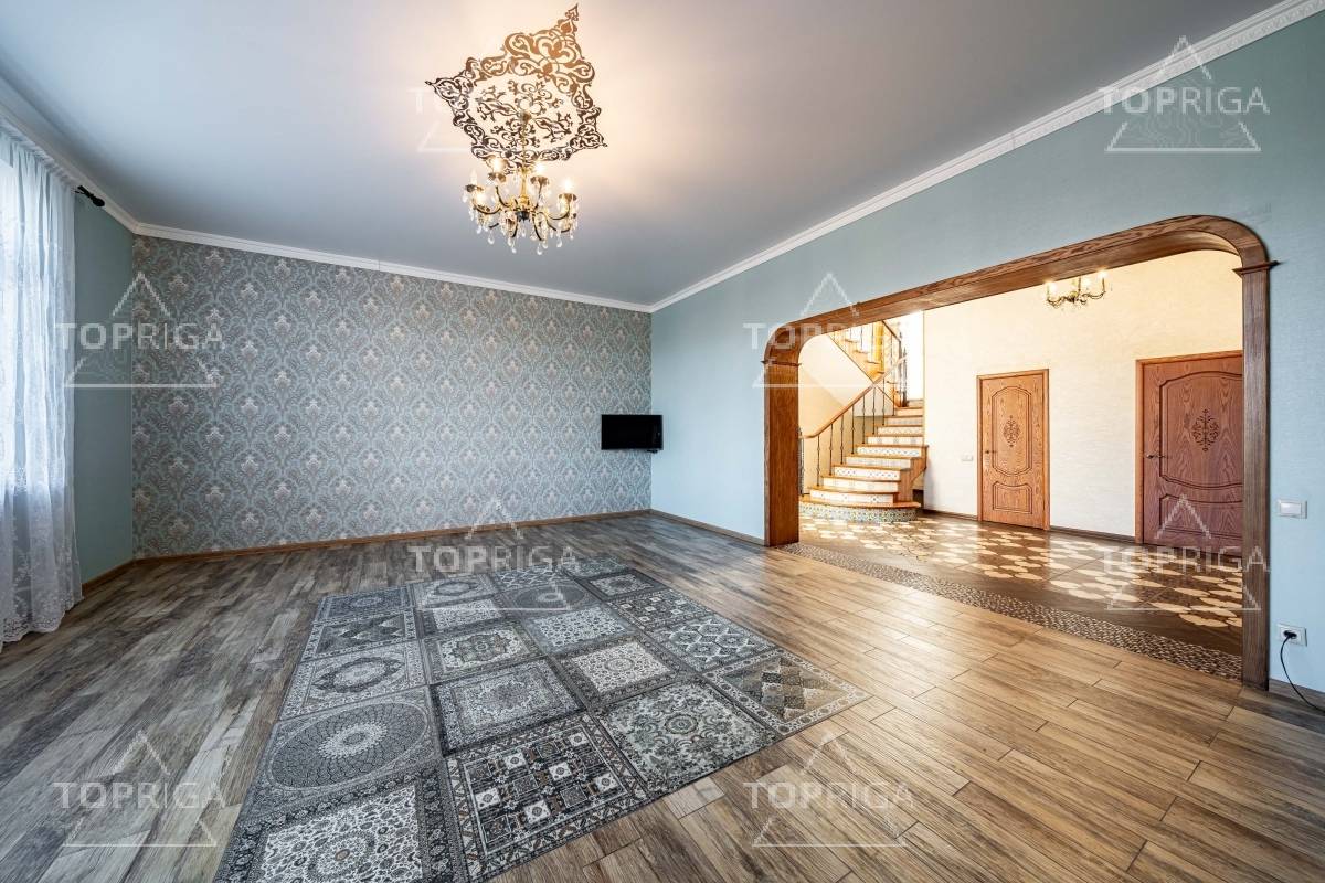 Гостиная, холл, Дом в поселке Онегино - на topriga.ru